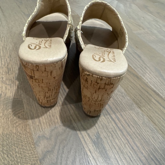 Sbicca Raffia cork wedge- size 9 - Picture 3 of 4